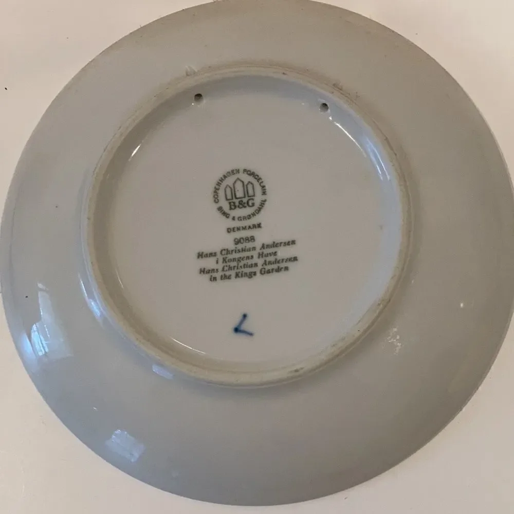 The King's Garden in Copenhagen 1988 Bing & Grondahl Collectible Christmas Plate